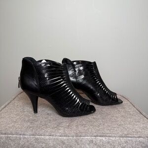 Arturo Chiang Leather Strappy Peep-toe heels Size 7.5